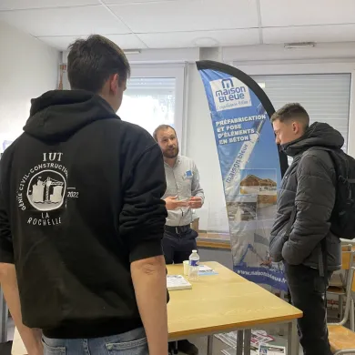 Maison Bleue PREFA  RENCONTRE ETUDIANTS -BATIMENT 2023  IUT  de La Rochelle